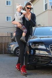 最帅国产车街拍视频,最帅街拍视频揭秘惊艳瞬间