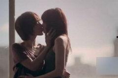 同性的恋热吻视频国产片